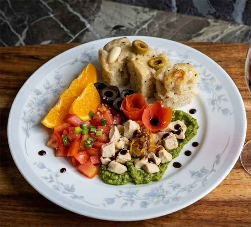 Sandwich x Hummus